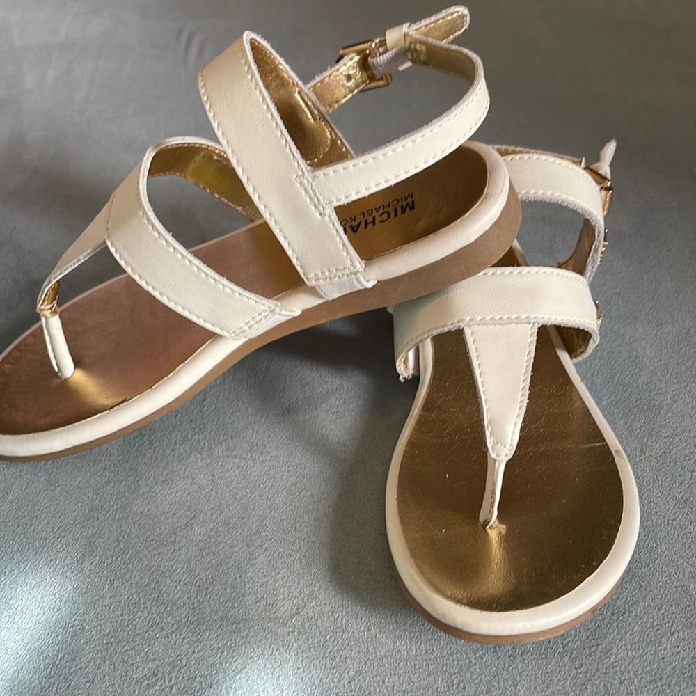 Kids Michael Kors thong sandals